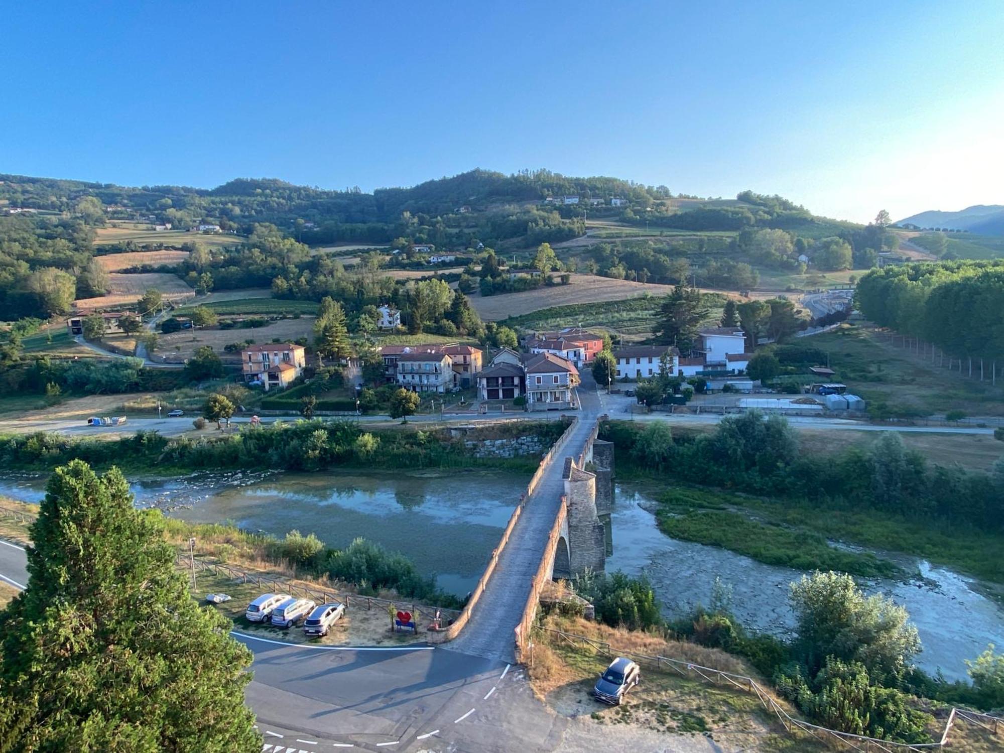 Vakantiehuis Casa Dolce Vista Monastero Bormida Luaran gambar