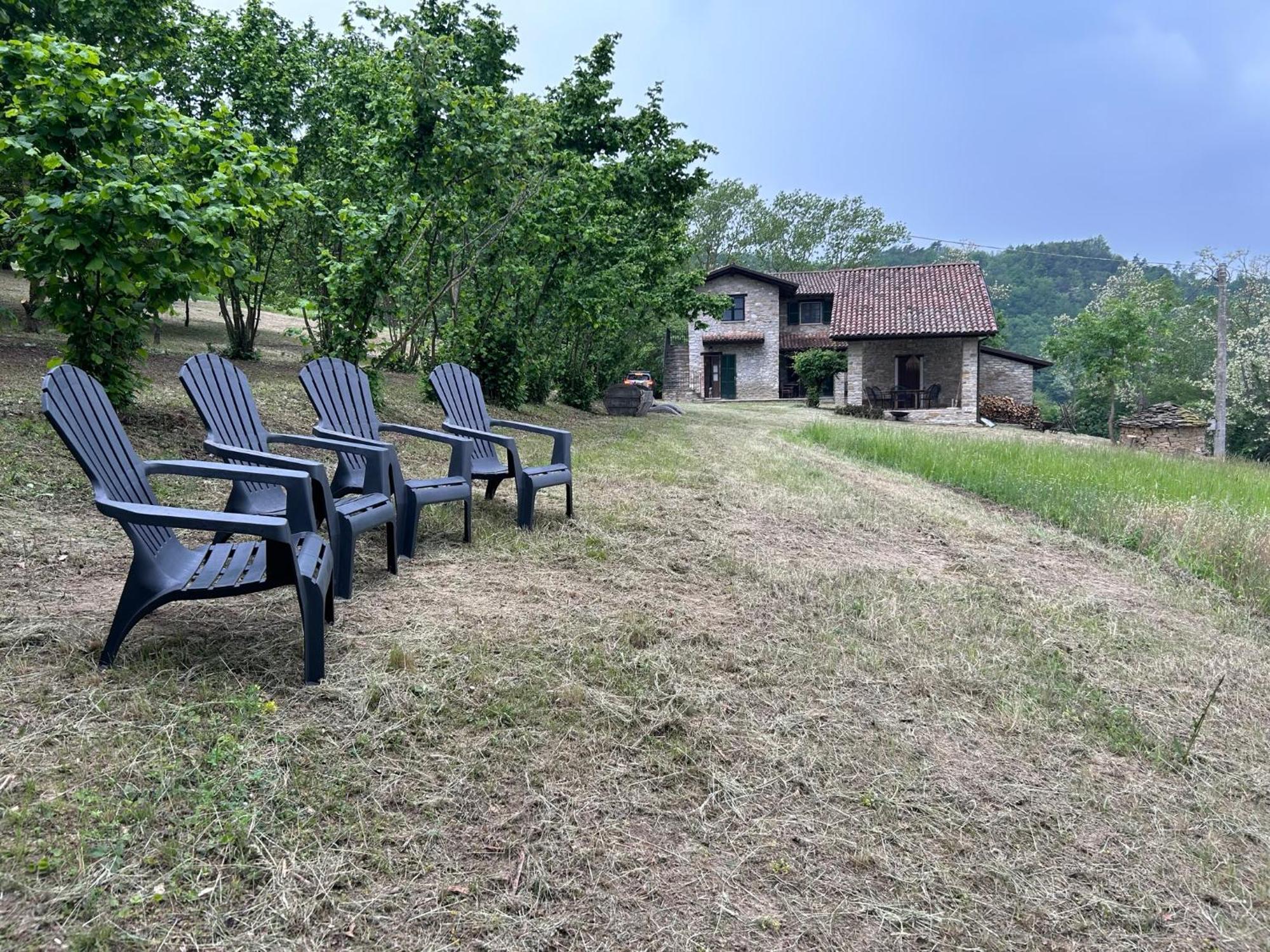 Vakantiehuis Casa Dolce Vista Monastero Bormida Luaran gambar